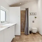 4 Bedroom Pet Friendly In