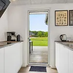 4 Bedroom Pet Friendly In