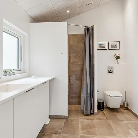4 Bedroom Pet Friendly In