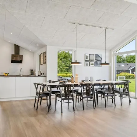 4 Bedroom Pet Friendly In