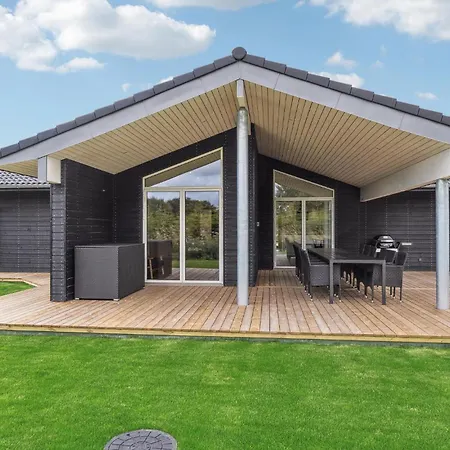 4 Bedroom Pet Friendly In Semesterbostad