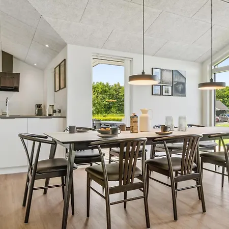 4 Bedroom Front In Hadsund