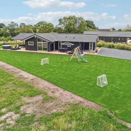 4 Bedroom Pet Friendly In * Hadsund