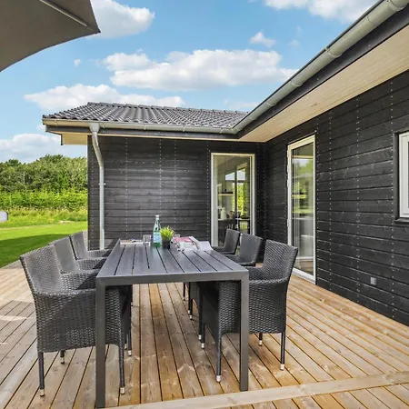 4 Bedroom Pet Friendly In Holiday home Hadsund