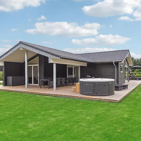 4 Bedroom Pet Friendly In Semesterbostad *