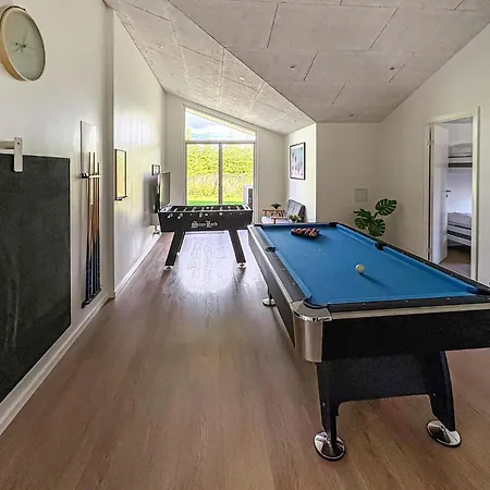 4 Bedroom Front In *