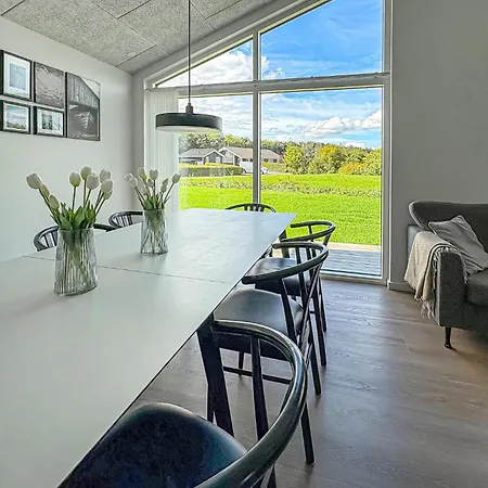 Hus Med 4 Soveværelser Ved Stranden I Feriehus